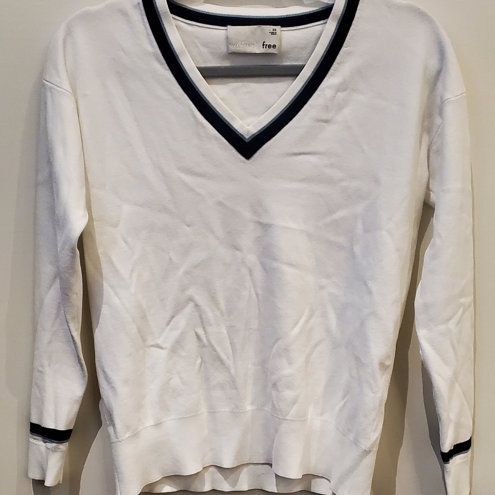 WILFRED FREE ▪︎ White V-neck Sweater
